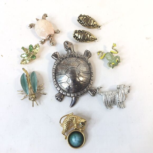 Lot Of 8 Vtg  Animal Insect Pins Brooch Earrings Frog Turtle Dragonfly   Scarab - Picture 2 of 12